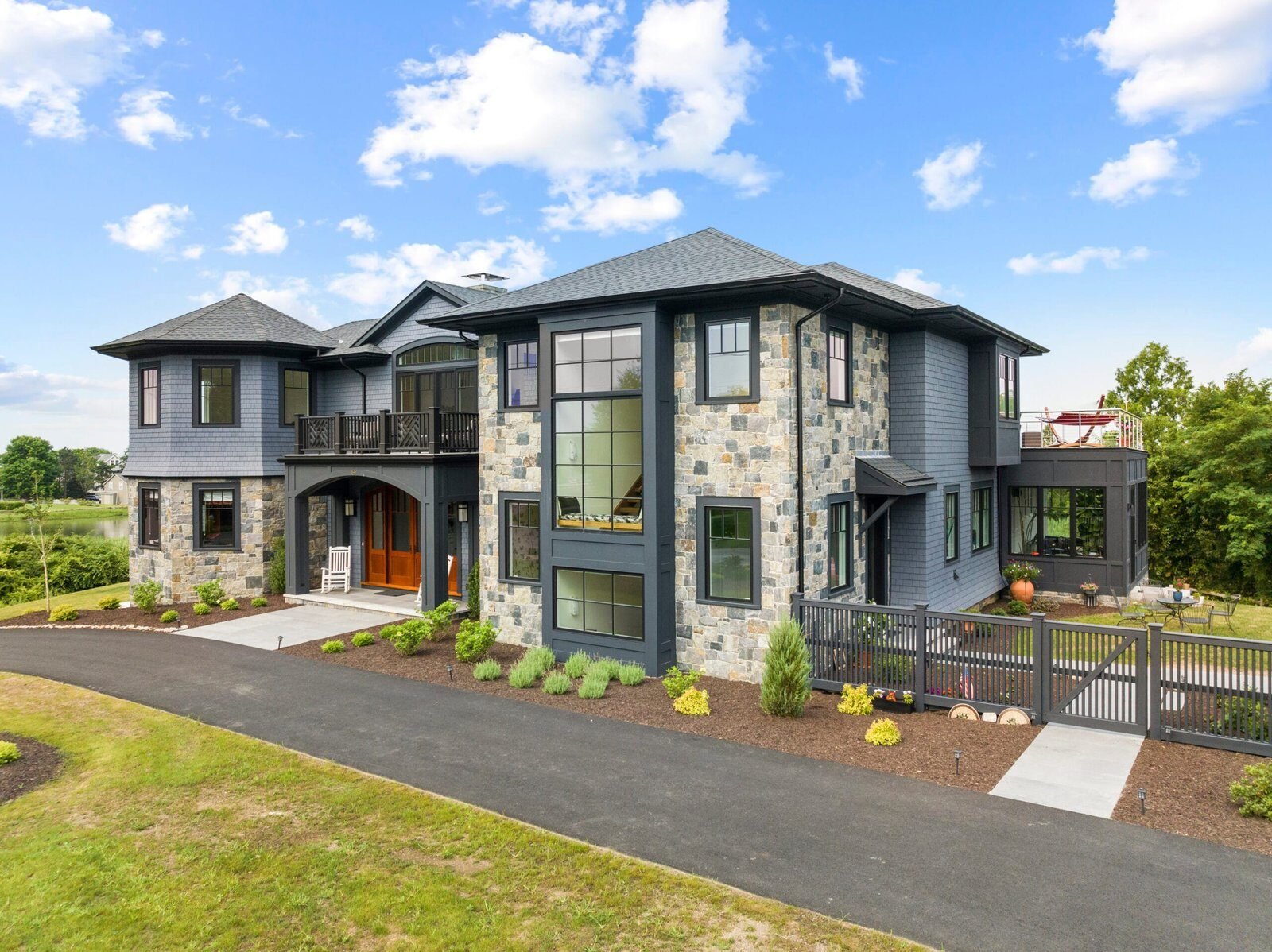 Falcon Road &mdash; photo 1
